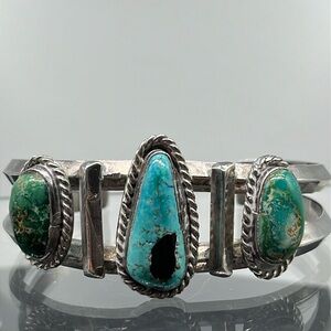 Navajo sterling silver turquoise cuff bracelet south west bracelet, 39 grams